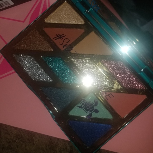 🆕️Tarte High Tides Palette 🐢